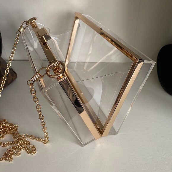 Clear Acrylic Handbag for Women – Shoulder Purse with Gold Tone Chain Strap - Picture 3 of 12